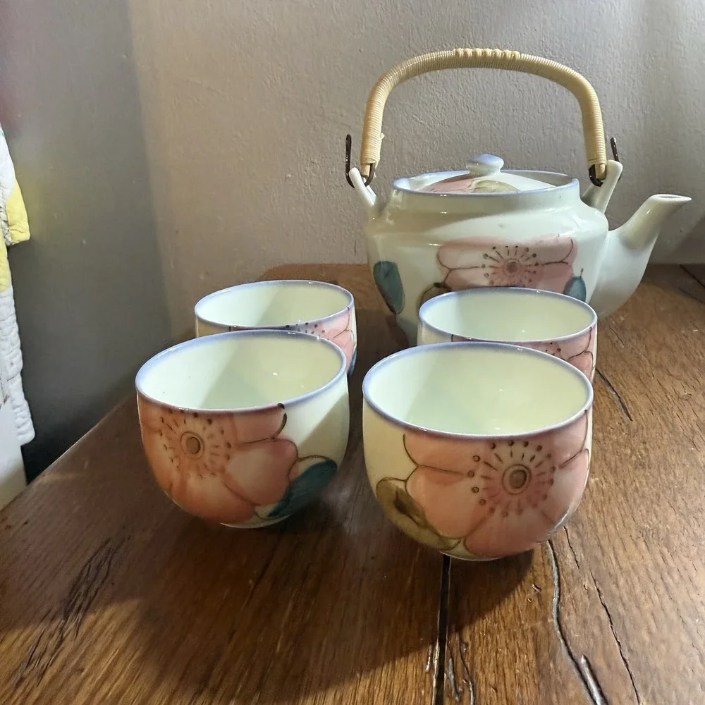 Japanese Floral Tea Set Teapot with Bamboo Handle and 4 Cups